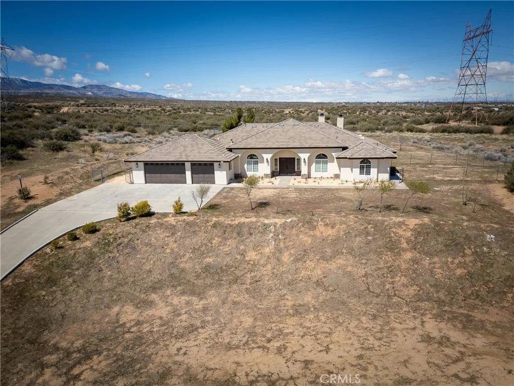 Oak Hills, CA 92344,9678 Farmington Street