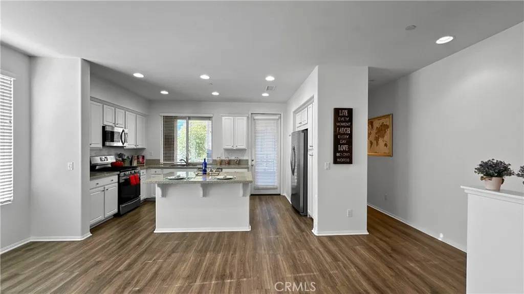 Glendora, CA 91740,422 W Route 66 #100