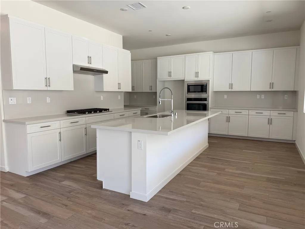 Fontana, CA 92336,15994 Conservatory Drive