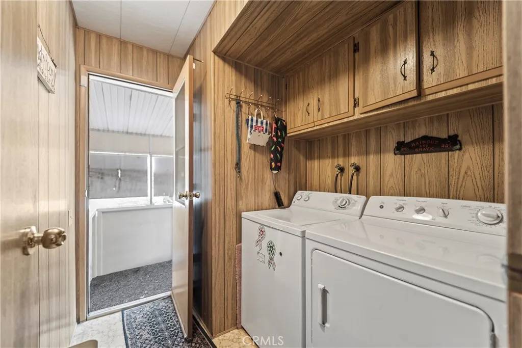 Chatsworth, CA 91311,21500 Lassen #175