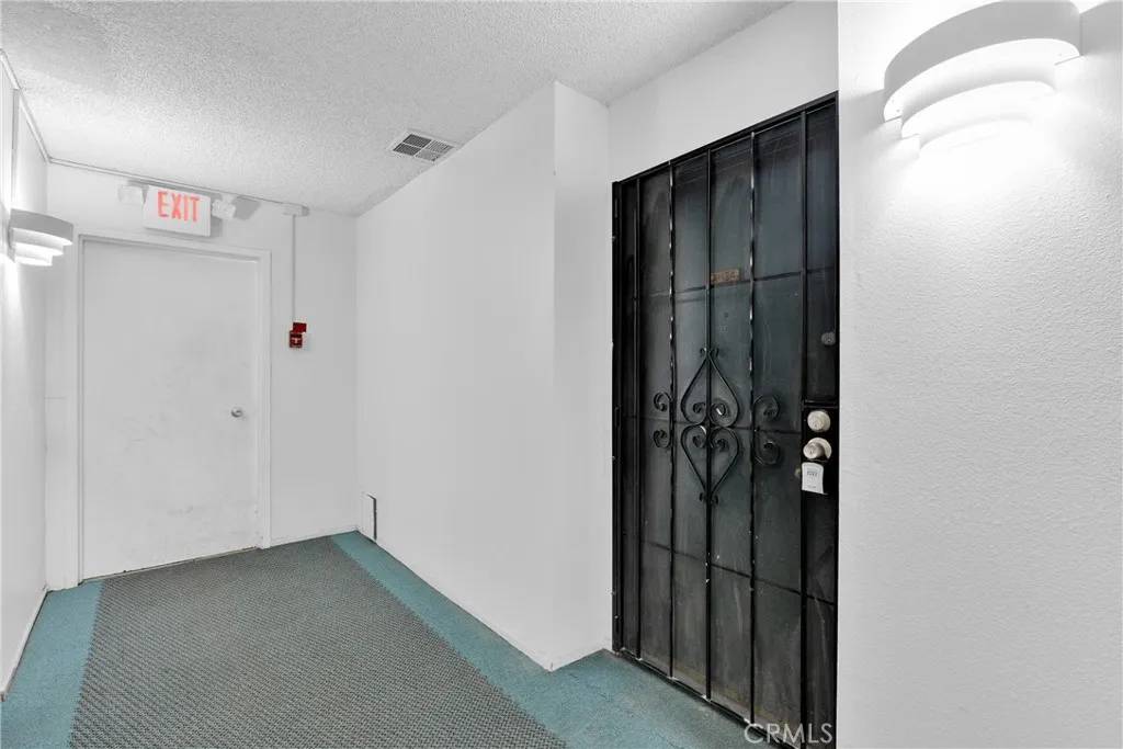 Encino, CA 91316,5460 White Oak Avenue #A124