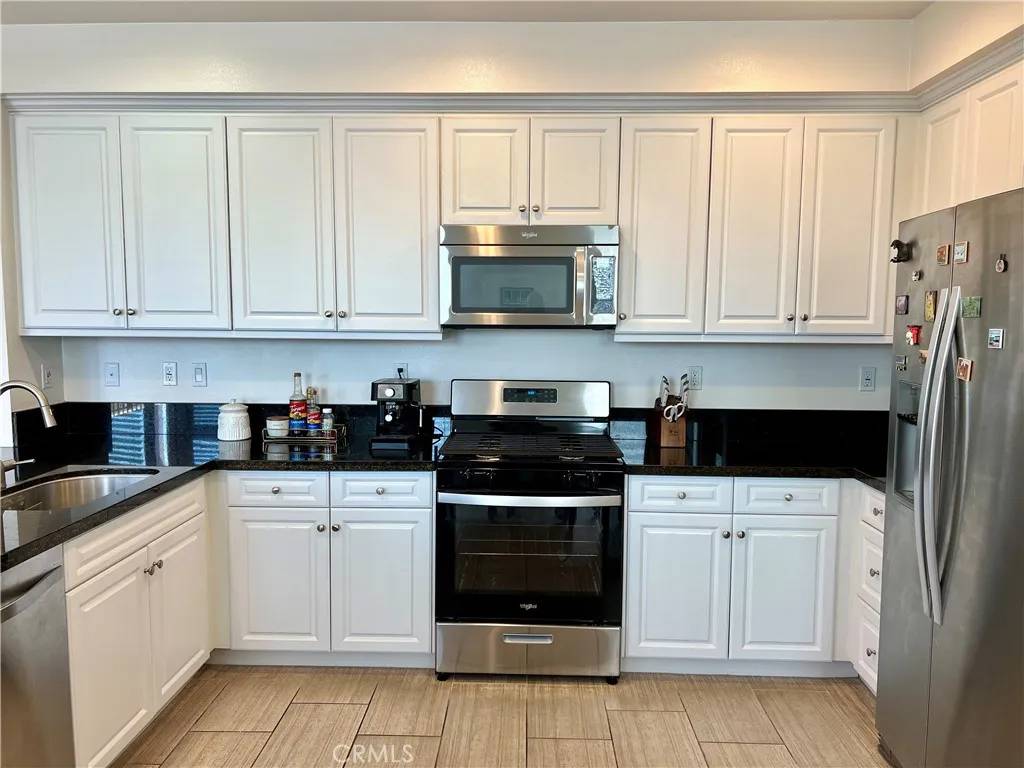 Montclair, CA 91763,8823 Jacaranda #F