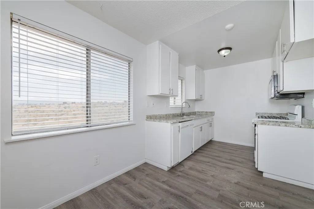 Victorville, CA 92395,16518 Avalon Avenue