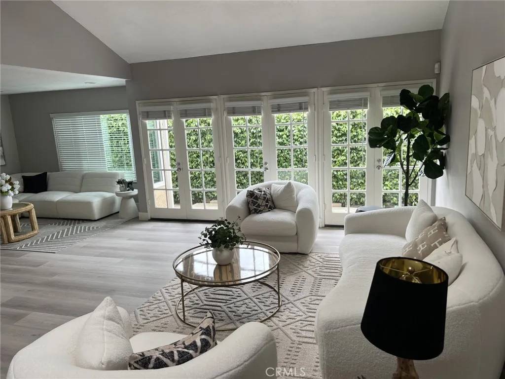 Irvine, CA 92620,4 Harrisburg
