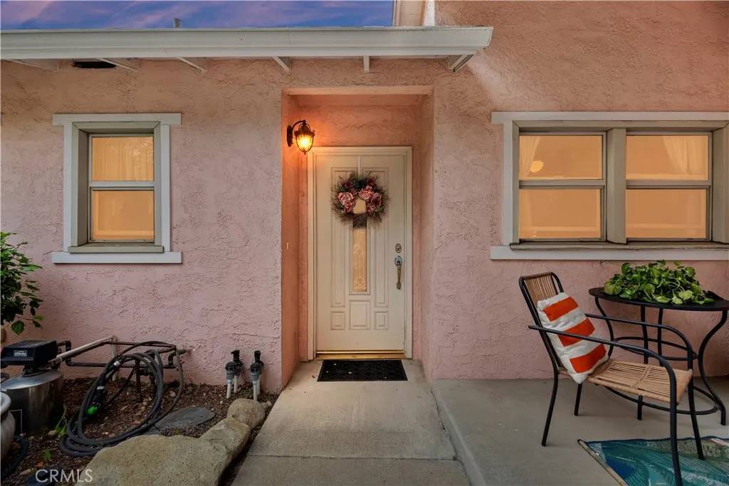 Upland, CA 91786,1327 Grove Avenue
