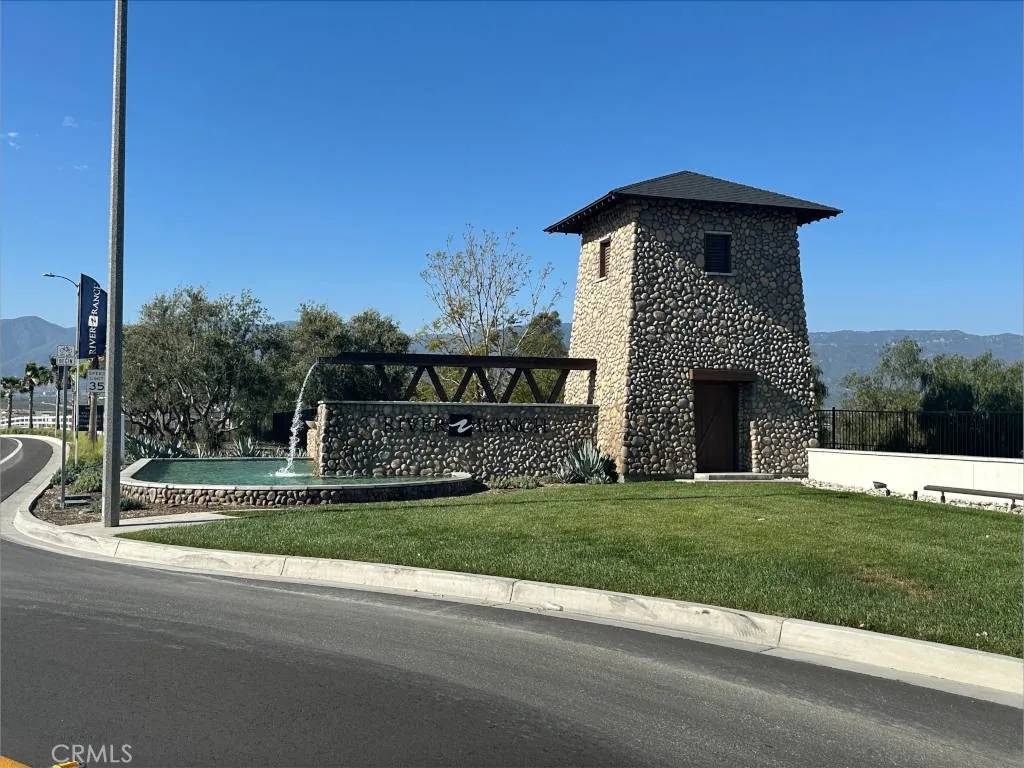 Rialto, CA 92377,2511 Gunner Ridge Way