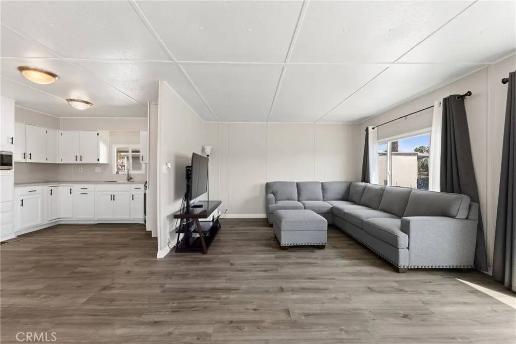 Hemet, CA 92543,430 Palm #72