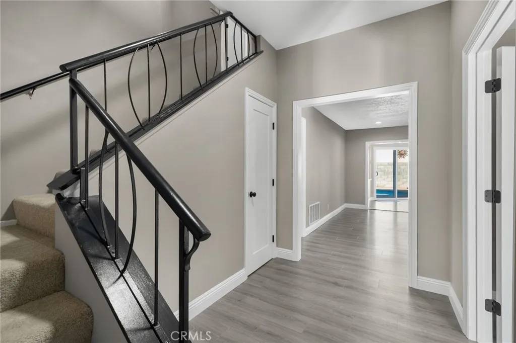 Redlands, CA 92373,725 Robinhood Lane
