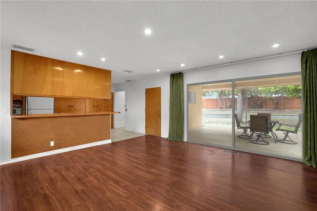 Los Angeles, CA 90039,2931 Tyburn Street