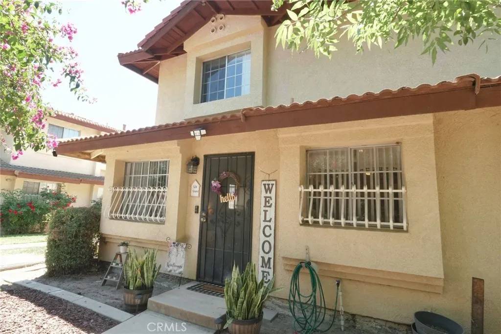 Pomona, CA 91766,526 W Grand Ave Avenue