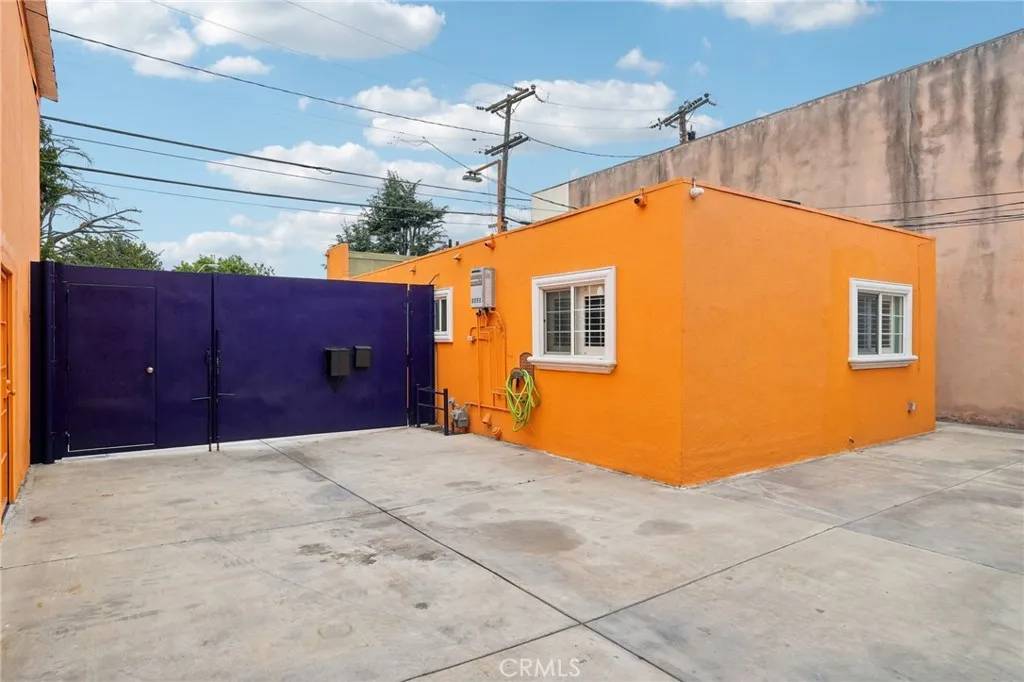 South Gate, CA 90280,10240 Atlantic Avenue