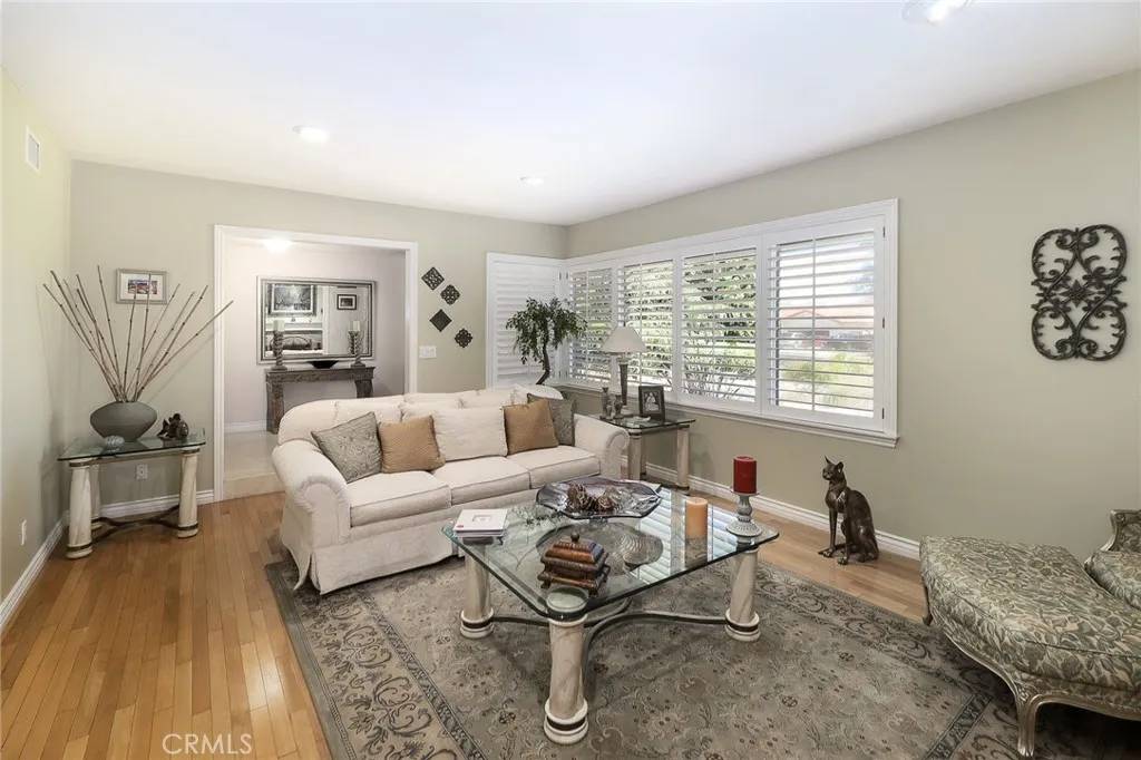 Claremont, CA 91711,161 W Loretto Court