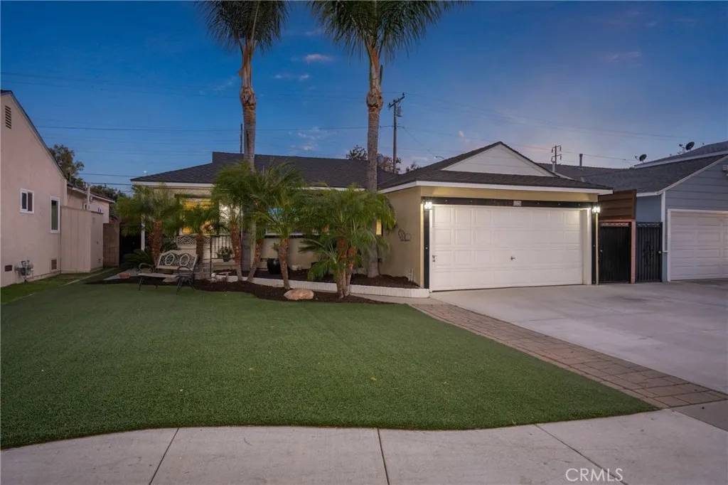 Lakewood, CA 90713,7056 Schroll Street