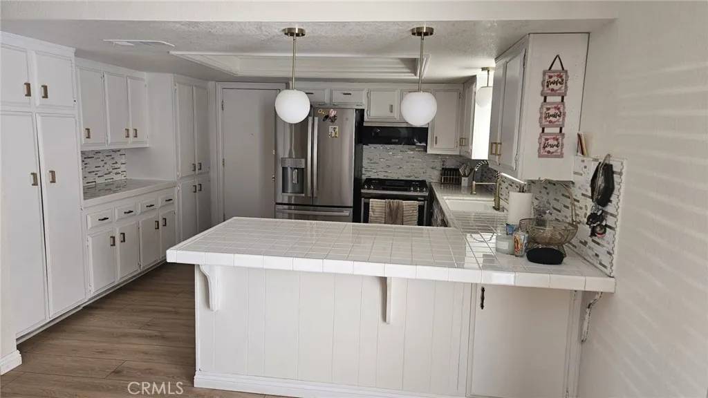 Hesperia, CA 92345,10671 Pinon