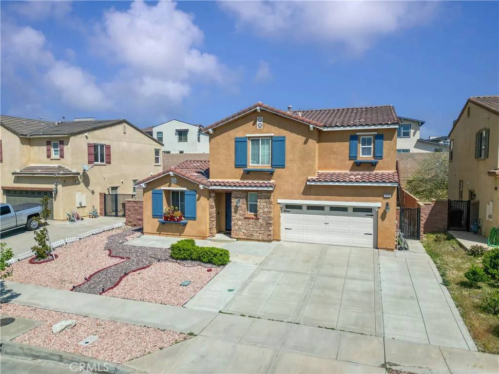 Fontana, CA 92336,4803 Hawk Ridge Avenue