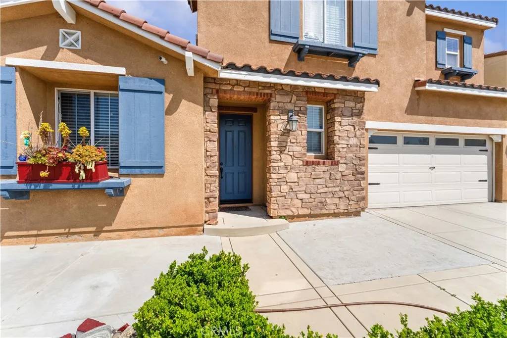 Fontana, CA 92336,4803 Hawk Ridge Avenue