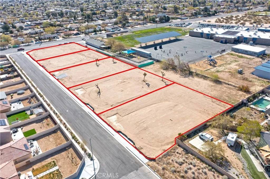 Hesperia, CA 92345,4 Valencia