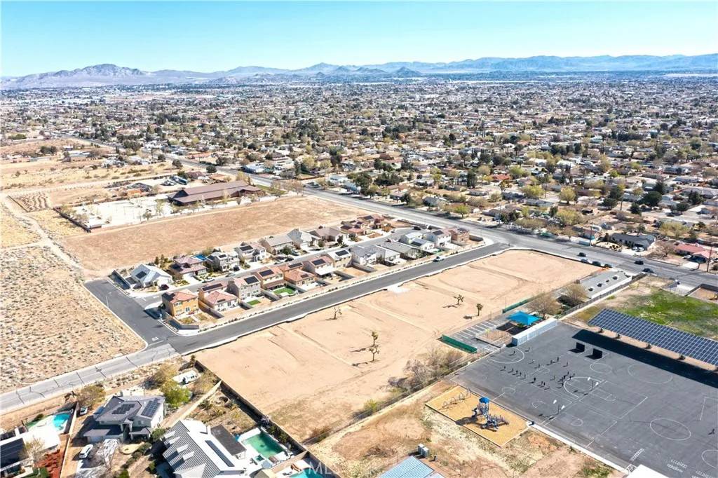 Hesperia, CA 92345,5 Valencia