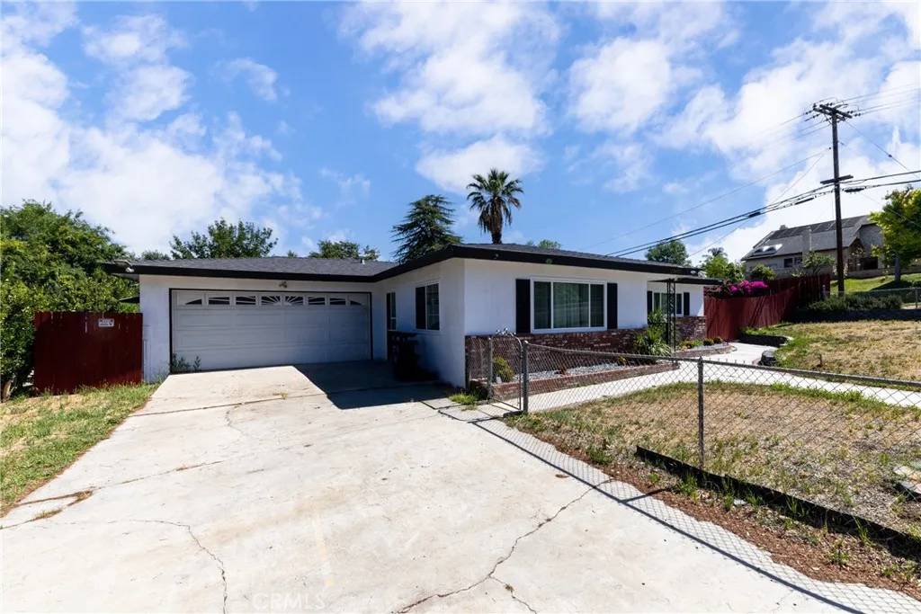 Grand Terrace, CA 92313,22892 Palm Avenue