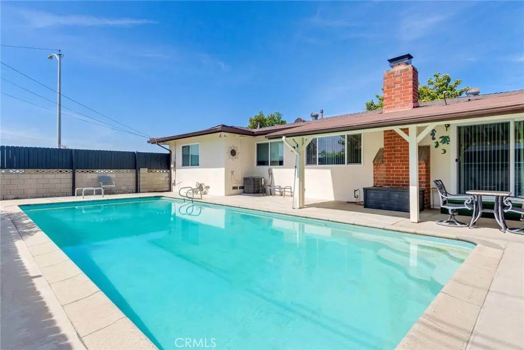 Azusa, CA 91702,1242 N Dalton Avenue