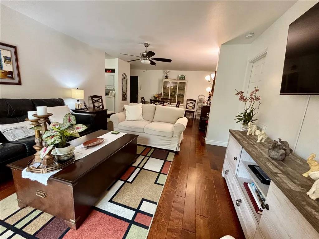 Carlsbad, CA 92009,3513 Caminito Sierra #101