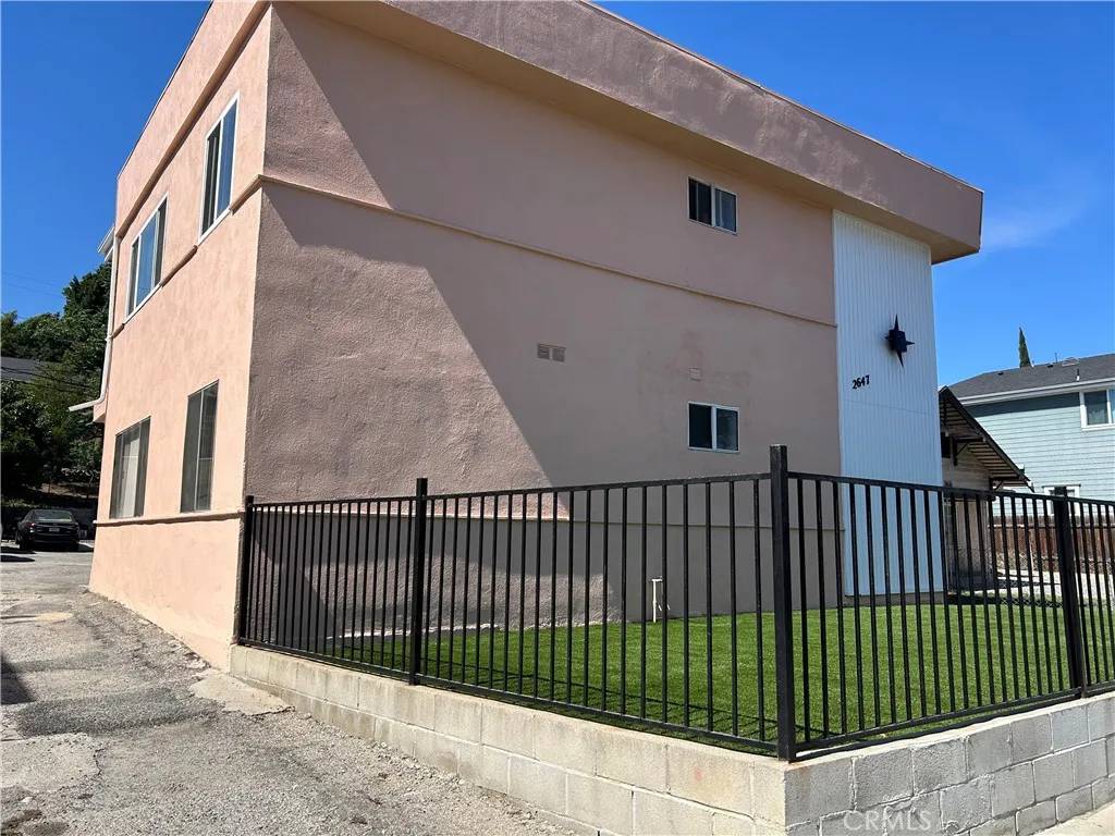 Los Angeles, CA 90033,2647 Chelsea Street