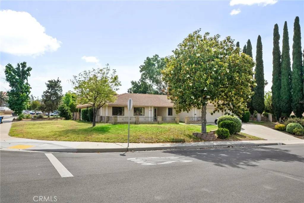 Riverside, CA 92506,2380 Peppertree Lane