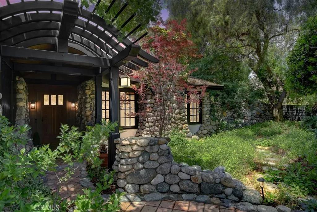 Claremont, CA 91711,2293 Bonnie Brae Avenue