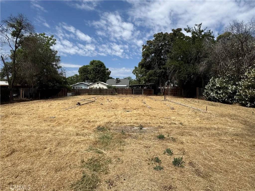 Visalia, CA 93277,807 S Court
