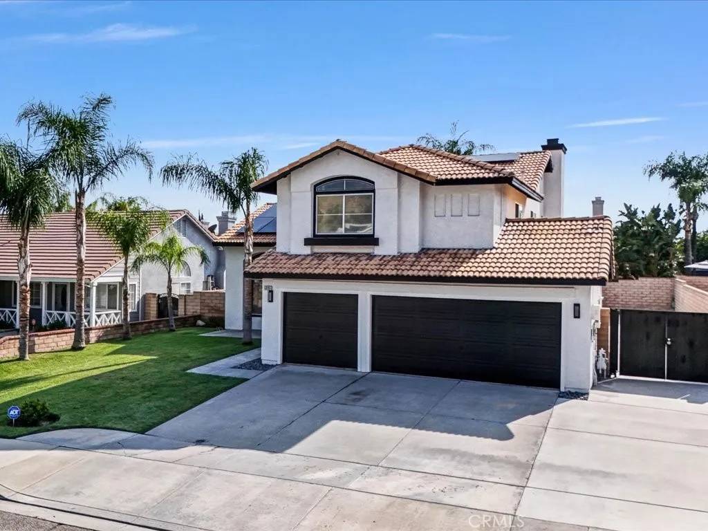 Highland, CA 92346,6886 Country Oaks Drive