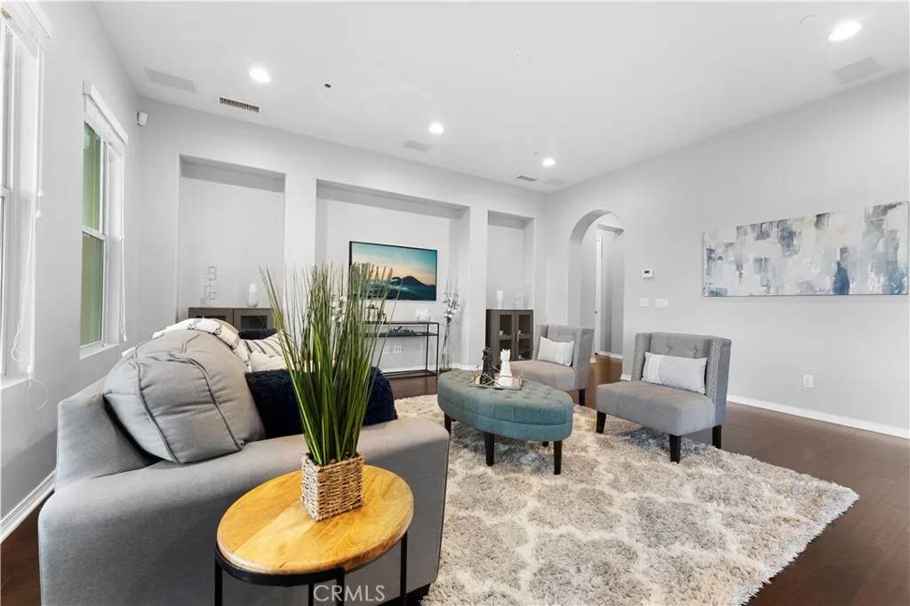 San Dimas, CA 91773,1138 Las Colinas Way