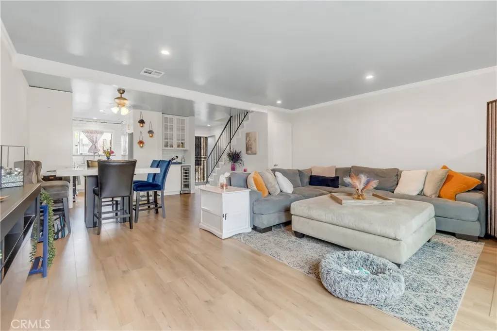 Inglewood, CA 90302,534 E Hazel Street #5