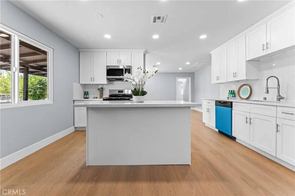 Hesperia, CA 92345,10352 Lincoln Avenue