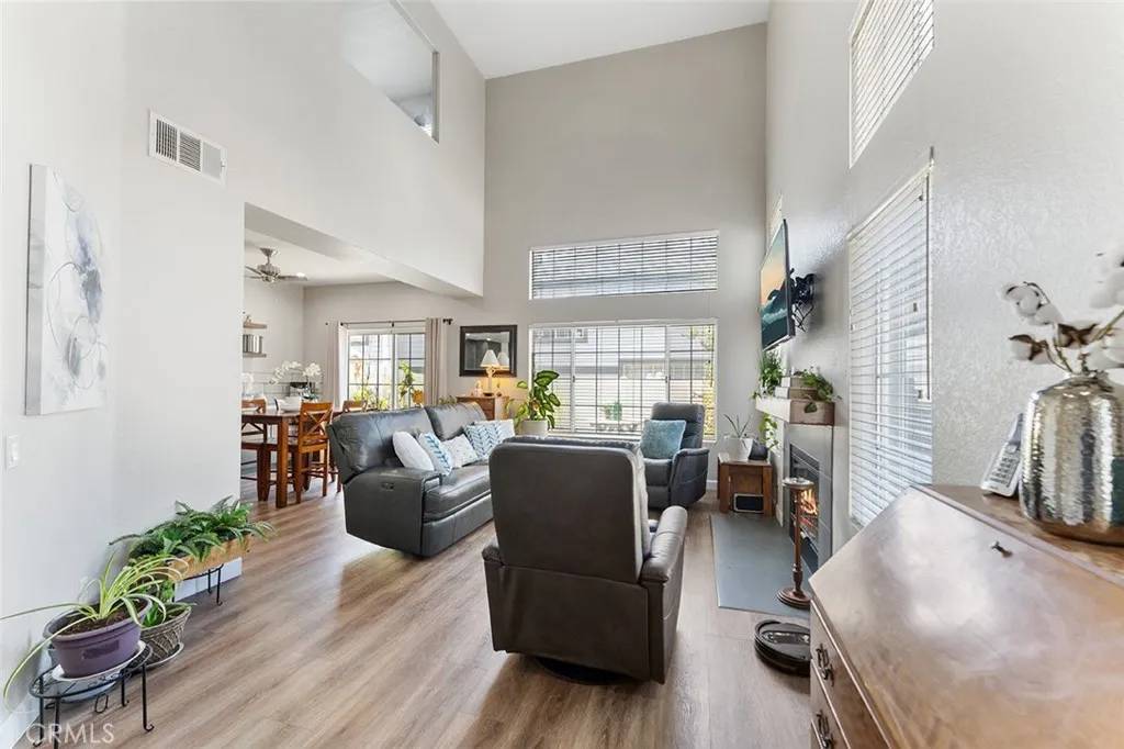 Glendora, CA 91741,1068 Brookfield Place #51