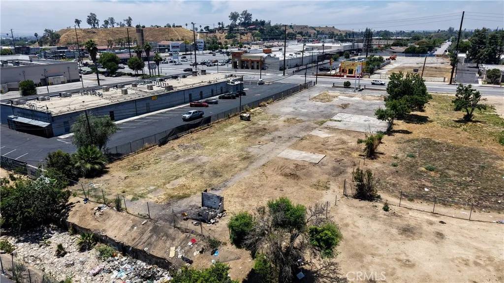 San Bernardino, CA 92404,2345 Del Rosa Ave