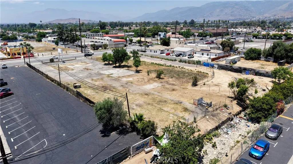 San Bernardino, CA 92404,2345 Del Rosa Ave