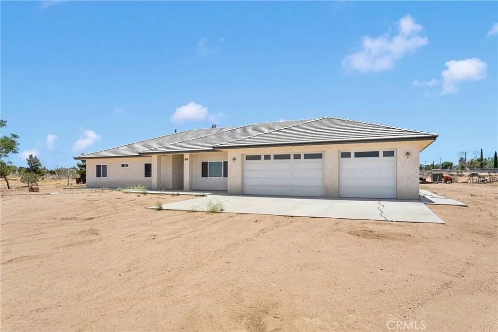 Phelan, CA 92371,6643 Avenal Street