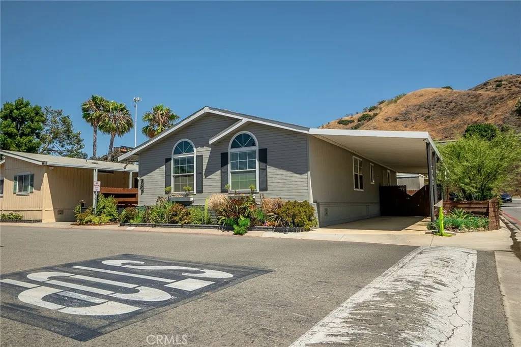 Corona, CA 92880,4901 Green River #188
