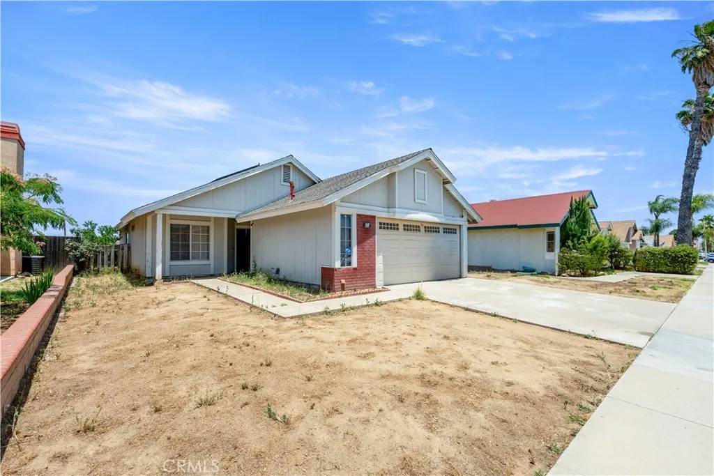 Perris, CA 92571,52 Chant Street