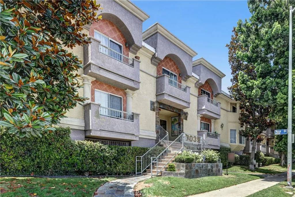 Van Nuys, CA 91406,7035 Woodley Avenue #113