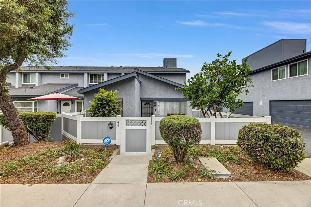 Azusa, CA 91702,900 W Sierra Madre Avenue #44