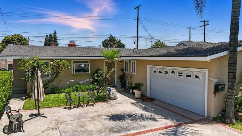 Covina, CA 91722,665 N Waterbury Avenue