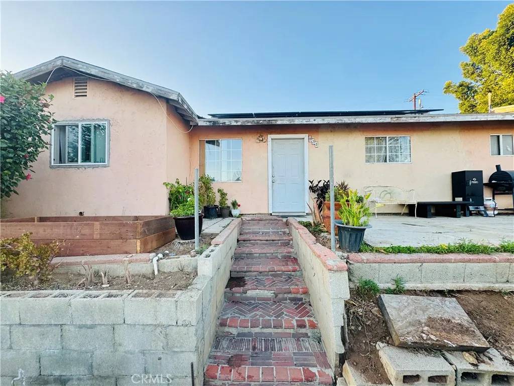 Fallbrook, CA 92028,831 N Orange Avenue