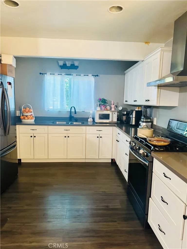 Fallbrook, CA 92028,831 N Orange Avenue