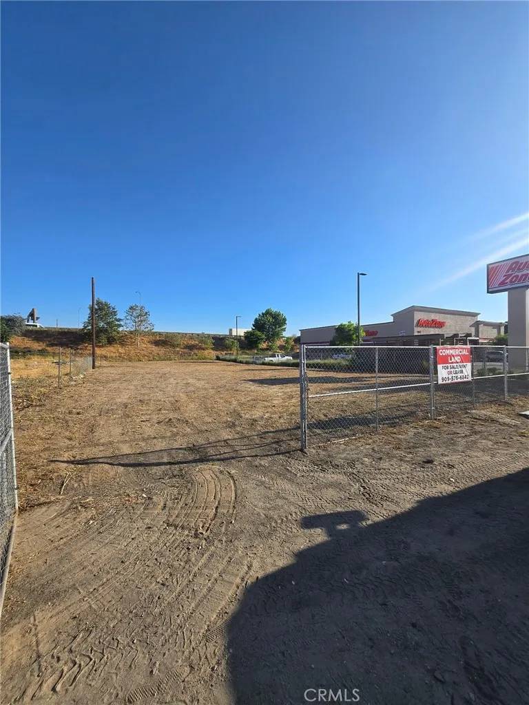 San Bernardino, CA 92407,1937 W Highland #4