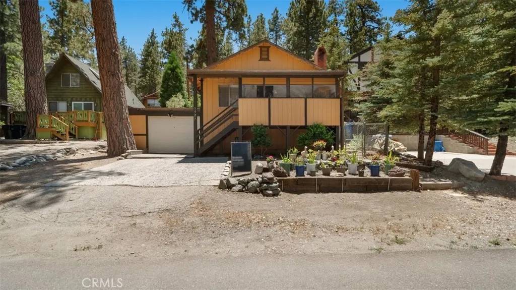Wrightwood, CA 92397,1527 Betty Street