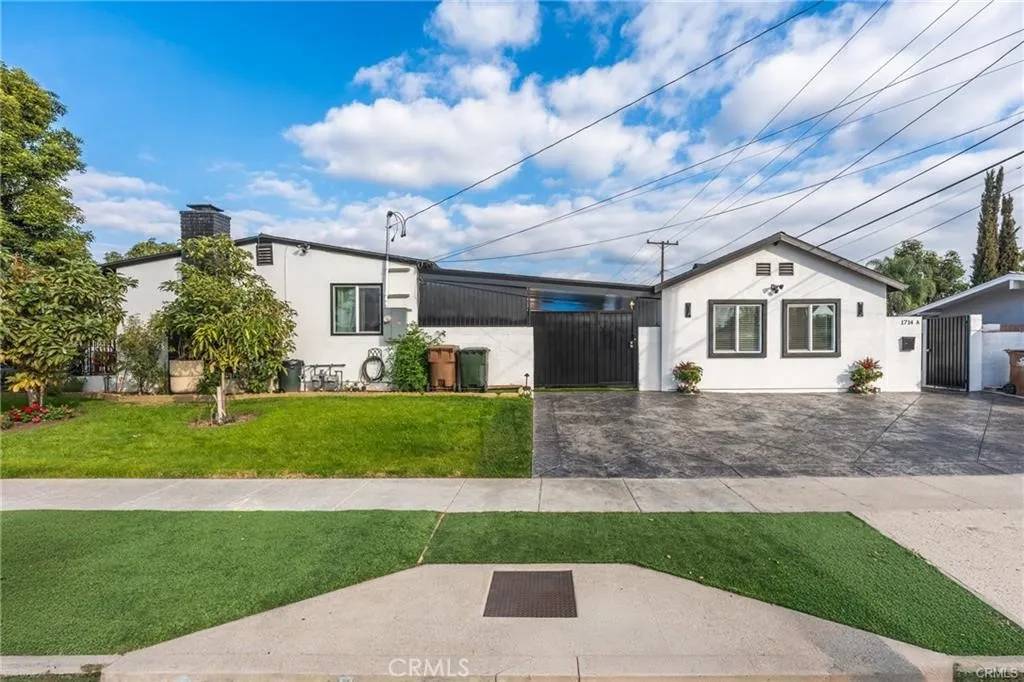 Fullerton, CA 92833,1714 W Ash Avenue