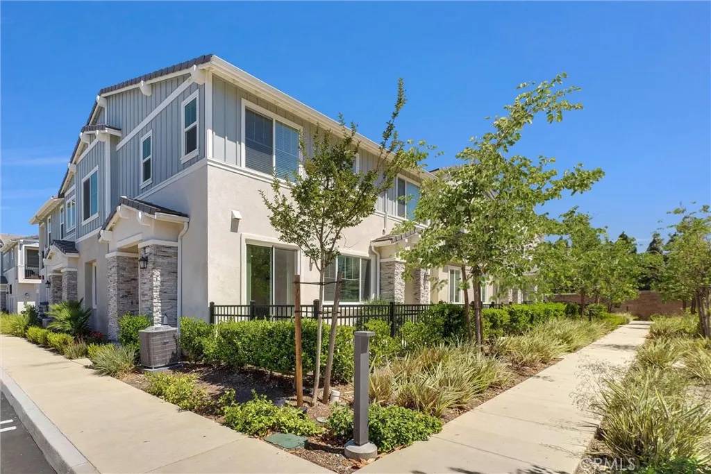 Fontana, CA 92336,16681 Wyndham Lane #2