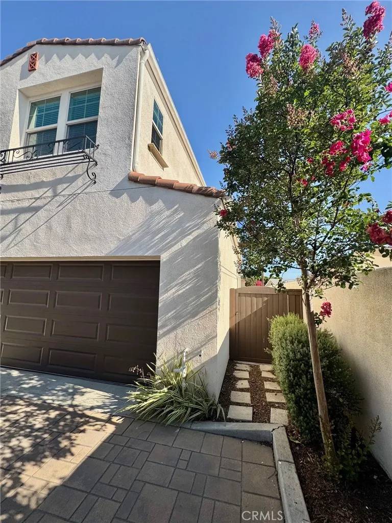 Glendora, CA 91740,293 E Arrow Highway #12
