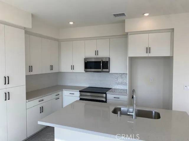 Ontario, CA 91761,3678 S. Eichler Paseo #11